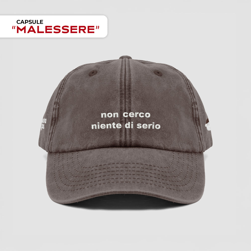 Cappellino vintage "non cerco niente di serio"