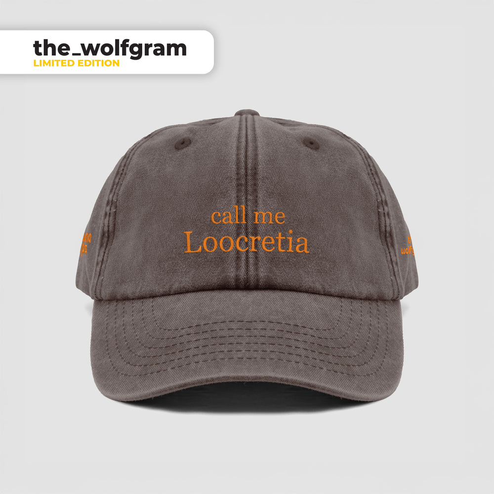 Cappellino vintage "call me Loocretia"