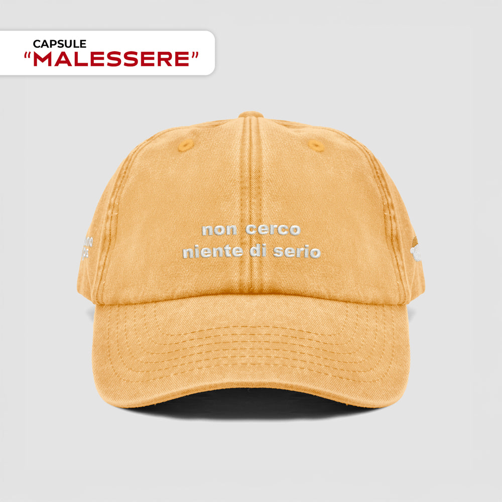 Cappellino vintage "non cerco niente di serio"