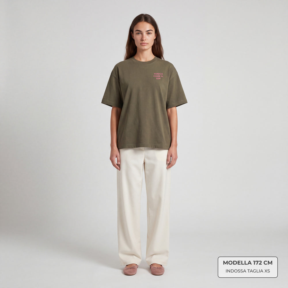 T-shirt Tonica come il gin Verde - indossata modella