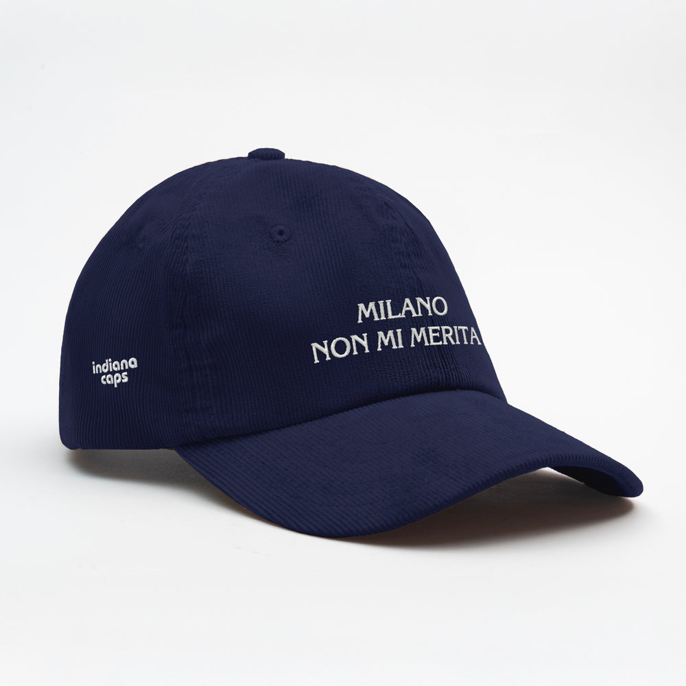 Cappellino in velluto a coste "MILANO NON MI MERITA"