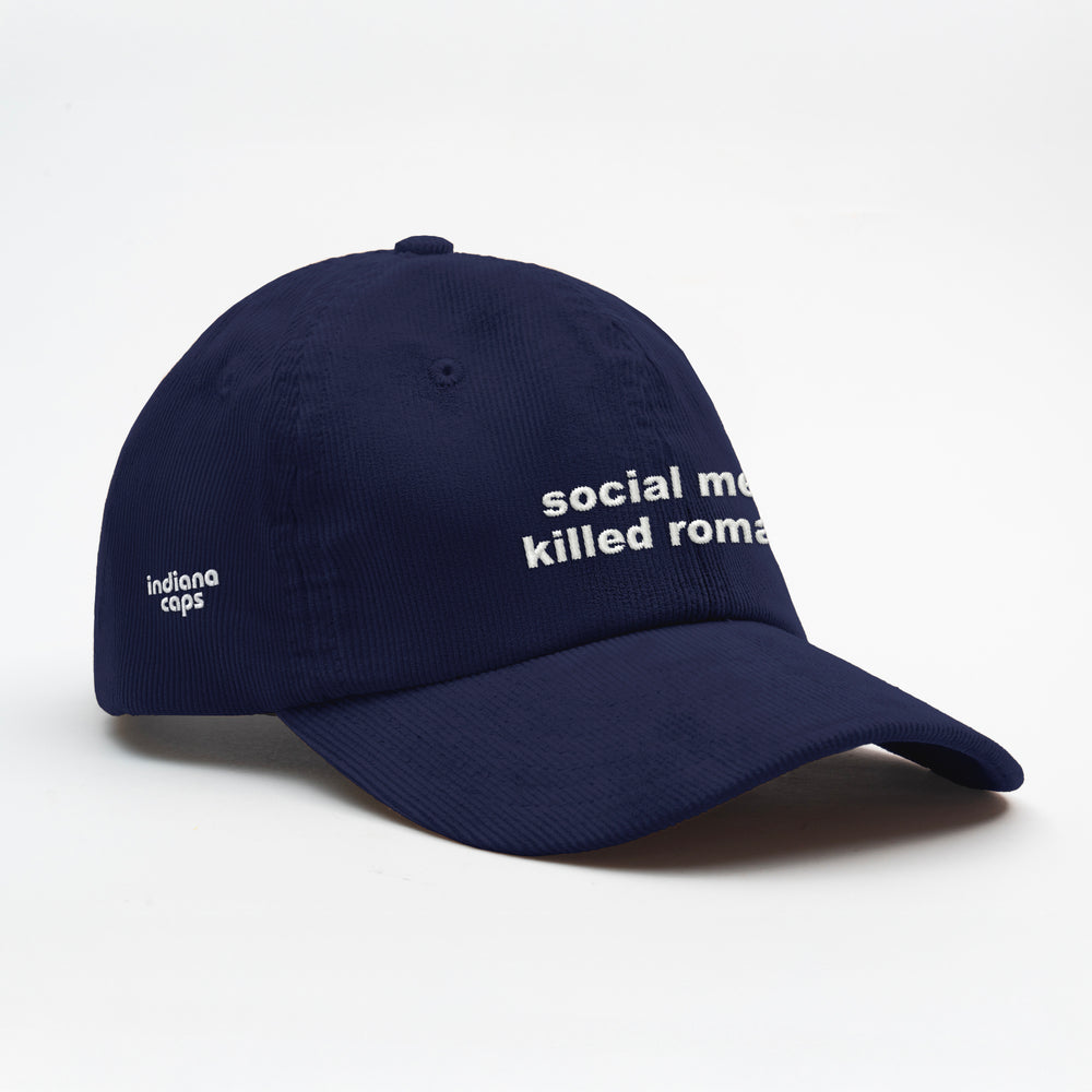 Cappellino in velluto a coste "Social media killed Romance"