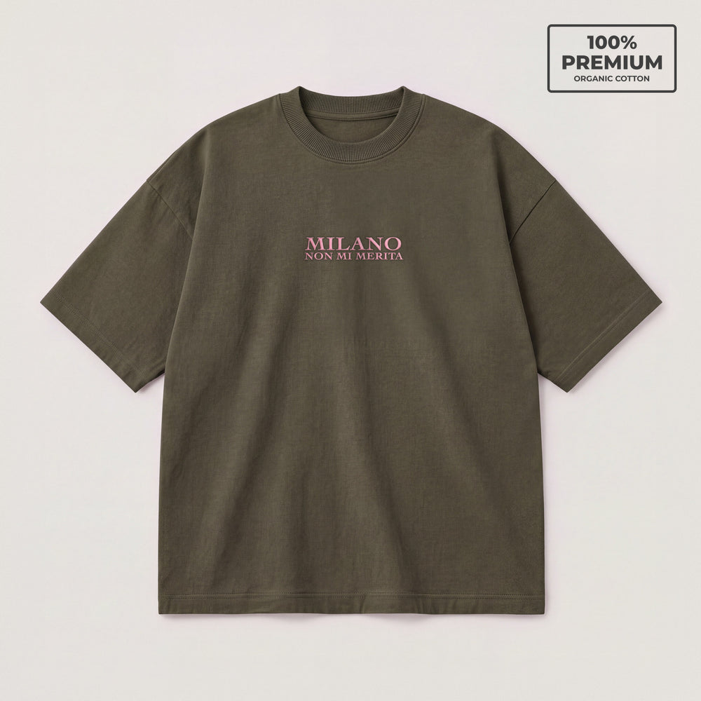 T-shirt oversize Milano non mi merita verde - flat lay fronte