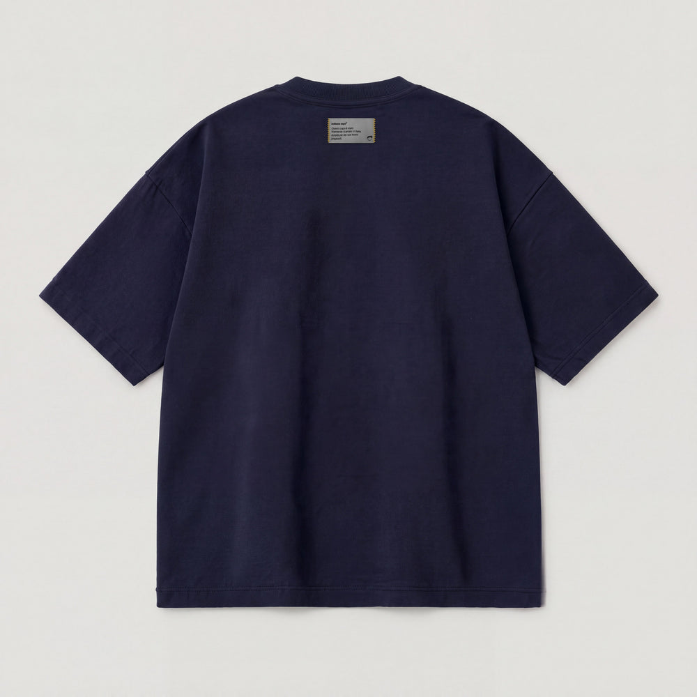 T-Shirt Oversize Pausa Terea Blu - flat lay retro