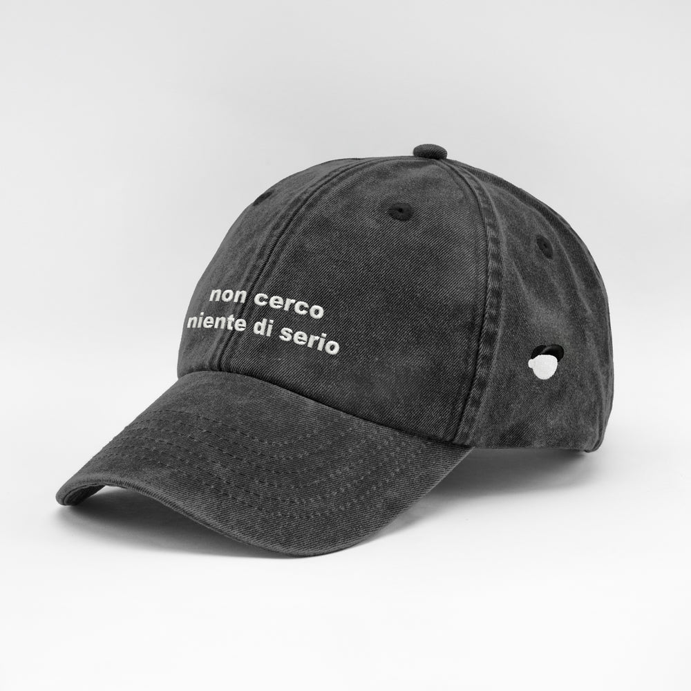 Cappellino vintage "non cerco niente di serio"