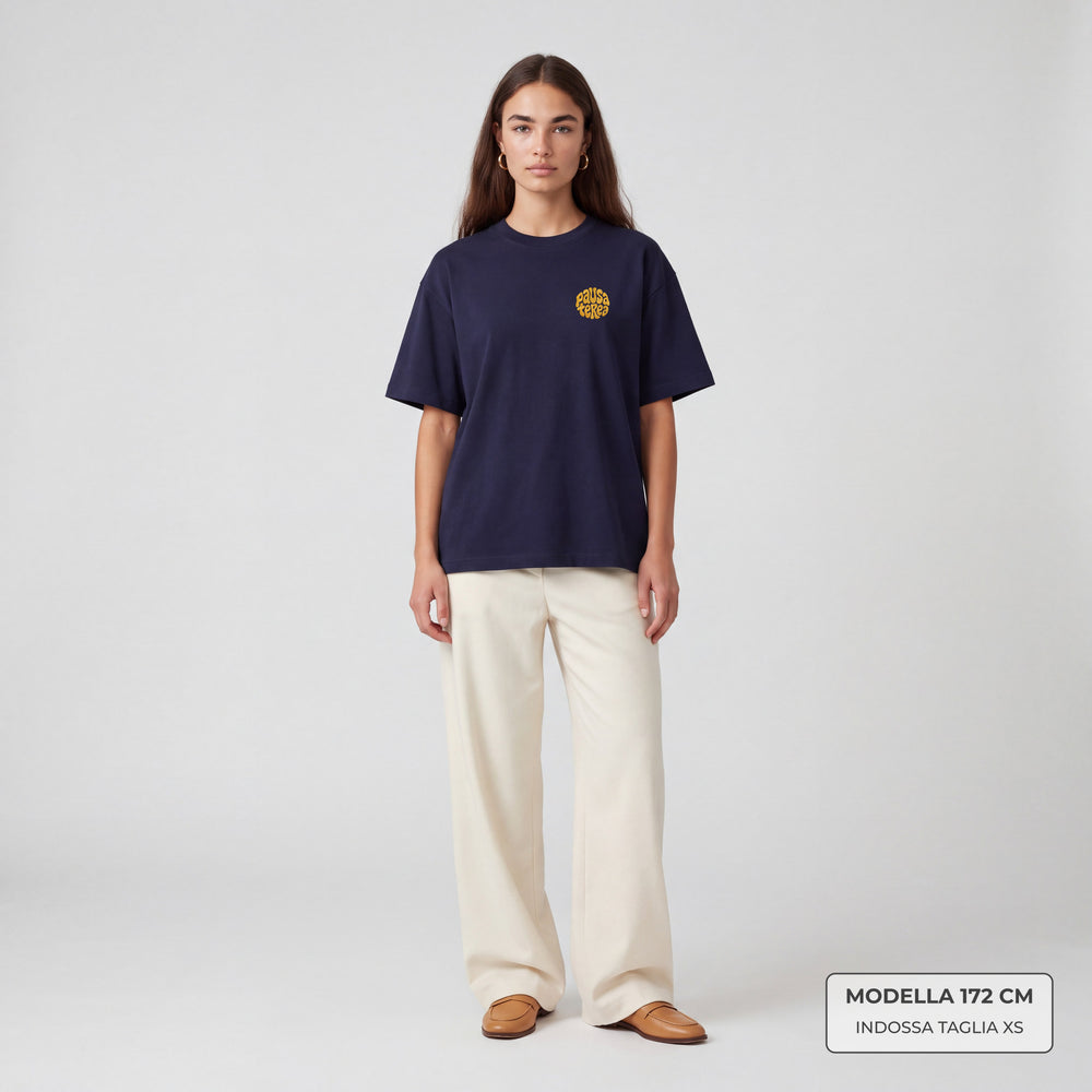T-Shirt Oversize Pausa Terea Blu - modella