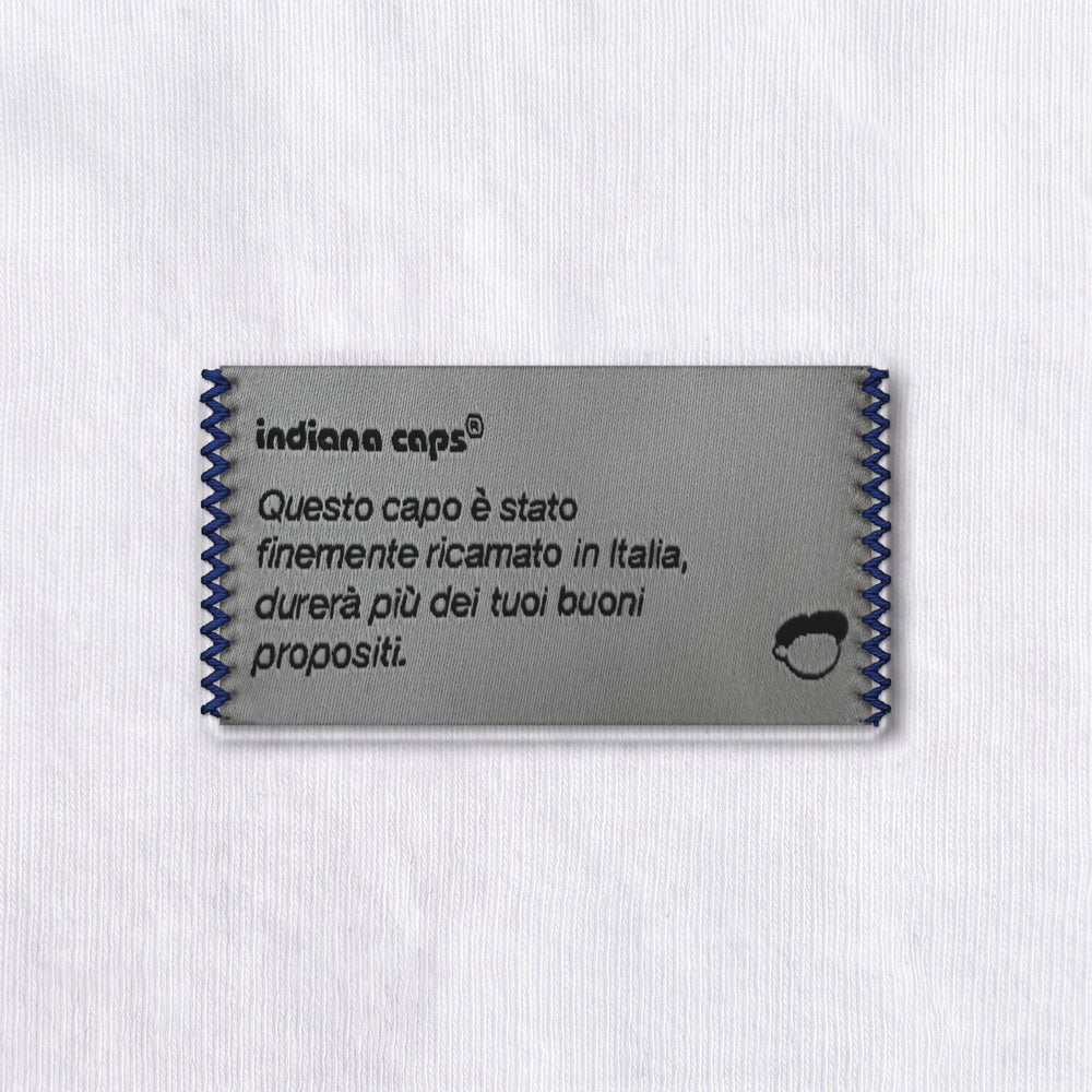 T-Shirt Oversize Essentials Bianco - zoom etichetta