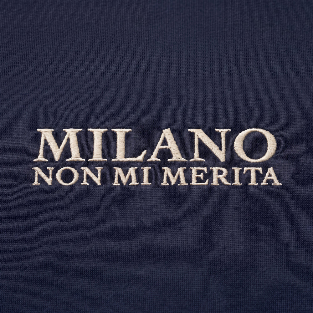 Felpa Milano non mi merita Blu - dettaglio ricamo