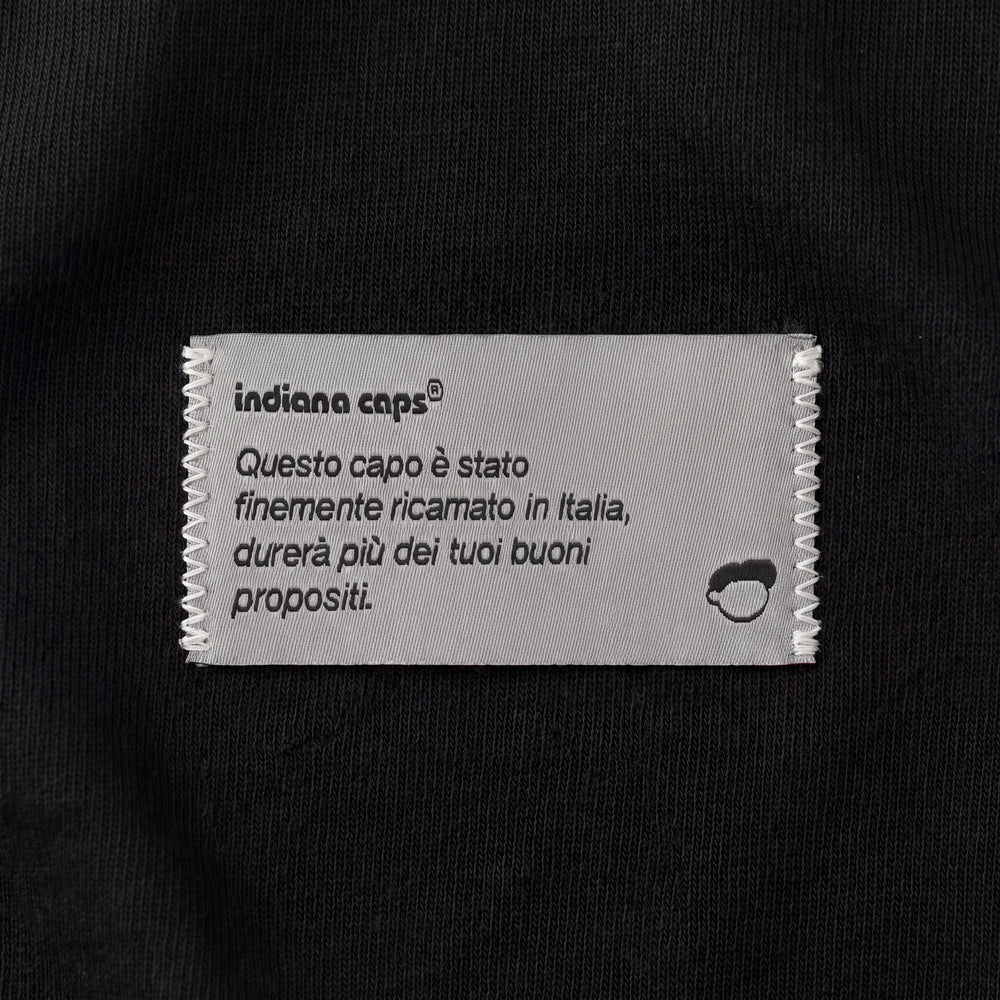 T-Shirt Oversize Pausa Terea Nero - zoom etichetta