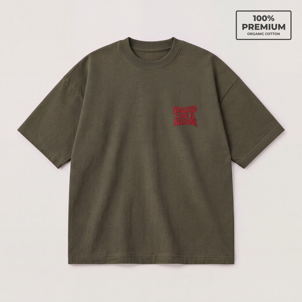 T-shirt oversize verde terra Sbagliato come il Negroni ricamo rosso lato cuore - fronte