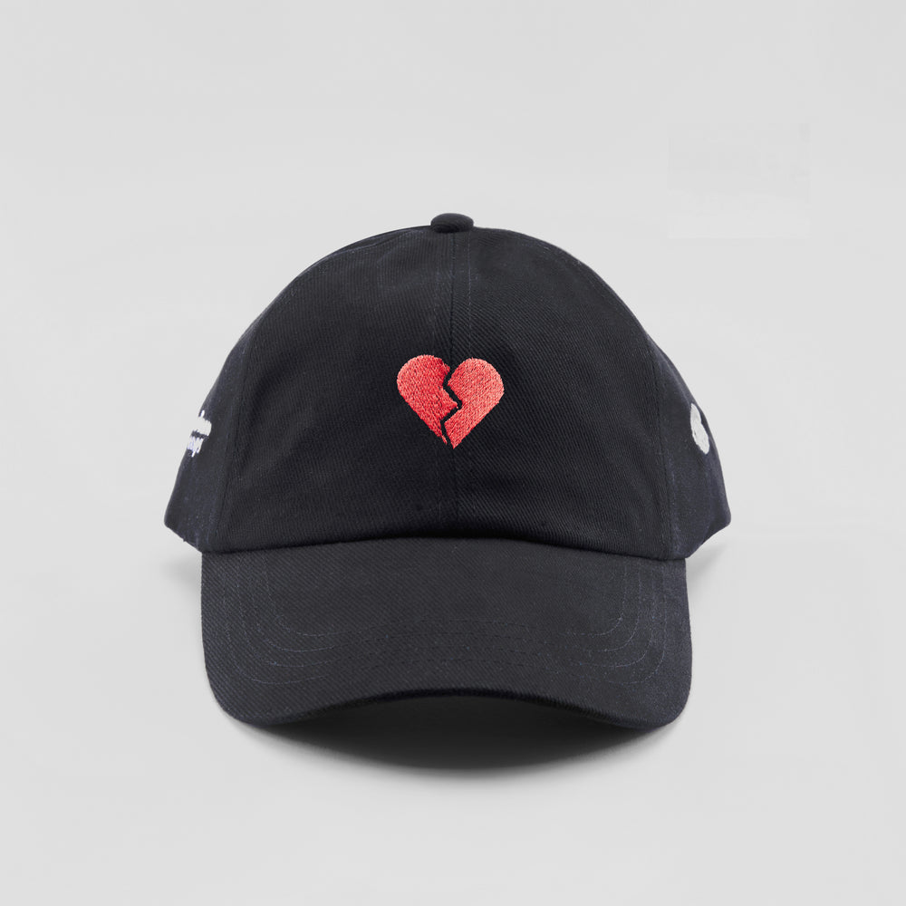 Cappellino in cotone "Cuore spezzato"