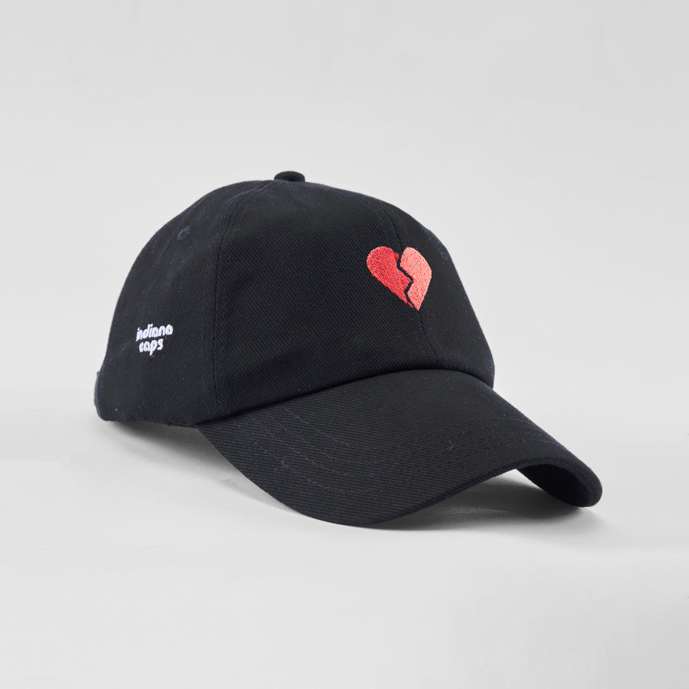 Cappellino in cotone "Cuore spezzato"