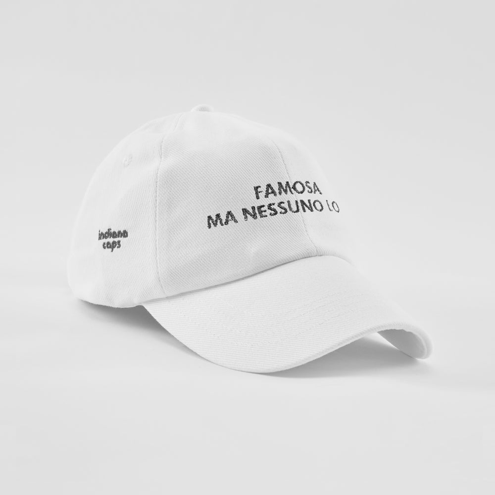 Cappellino in cotone "Famosa, ma nessuno lo sa"