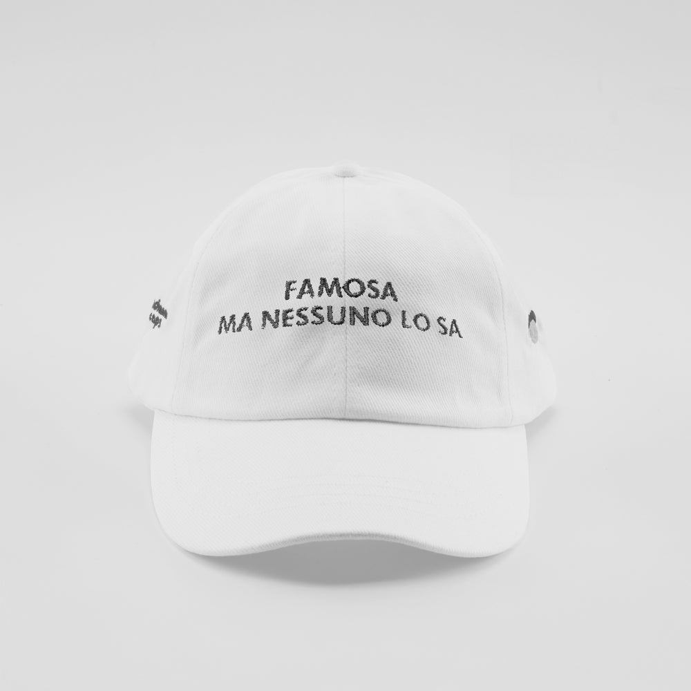 Cappellino in cotone "Famosa, ma nessuno lo sa"