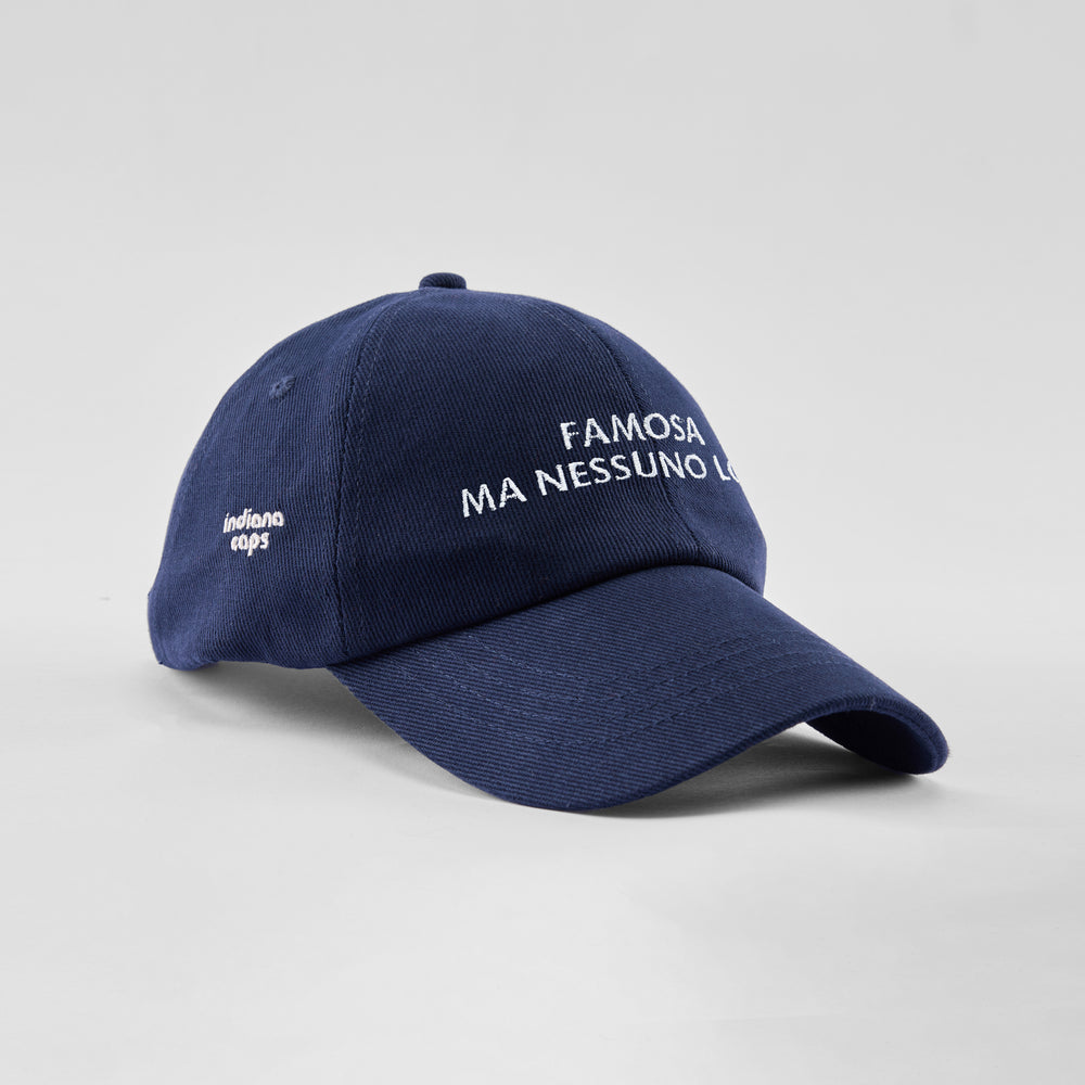 Cappellino in cotone "Famosa, ma nessuno lo sa"