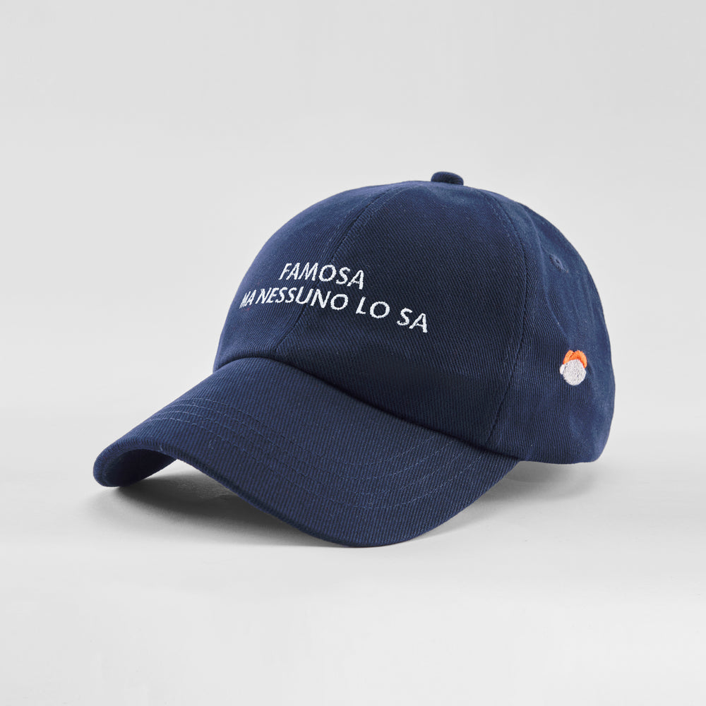 Cappellino in cotone "Famosa, ma nessuno lo sa"