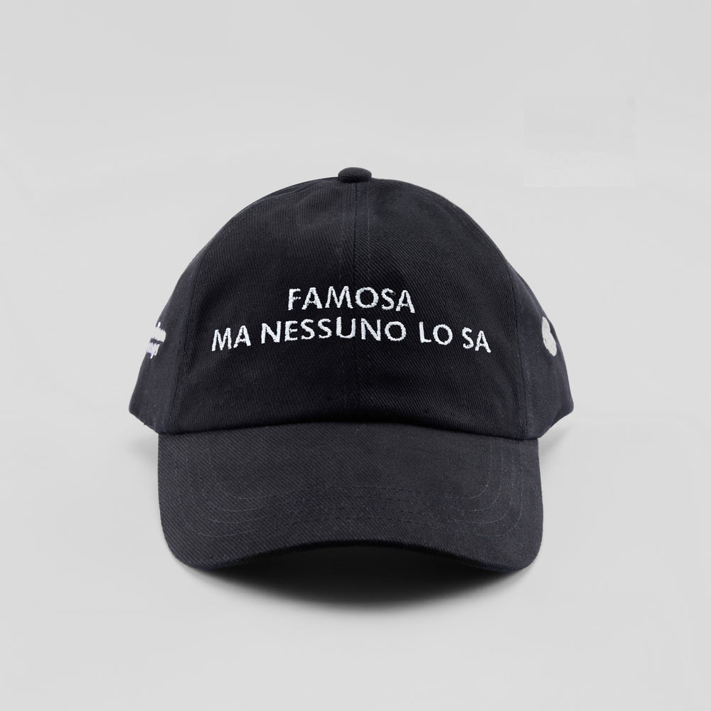 Cappellino in cotone "Famosa, ma nessuno lo sa"