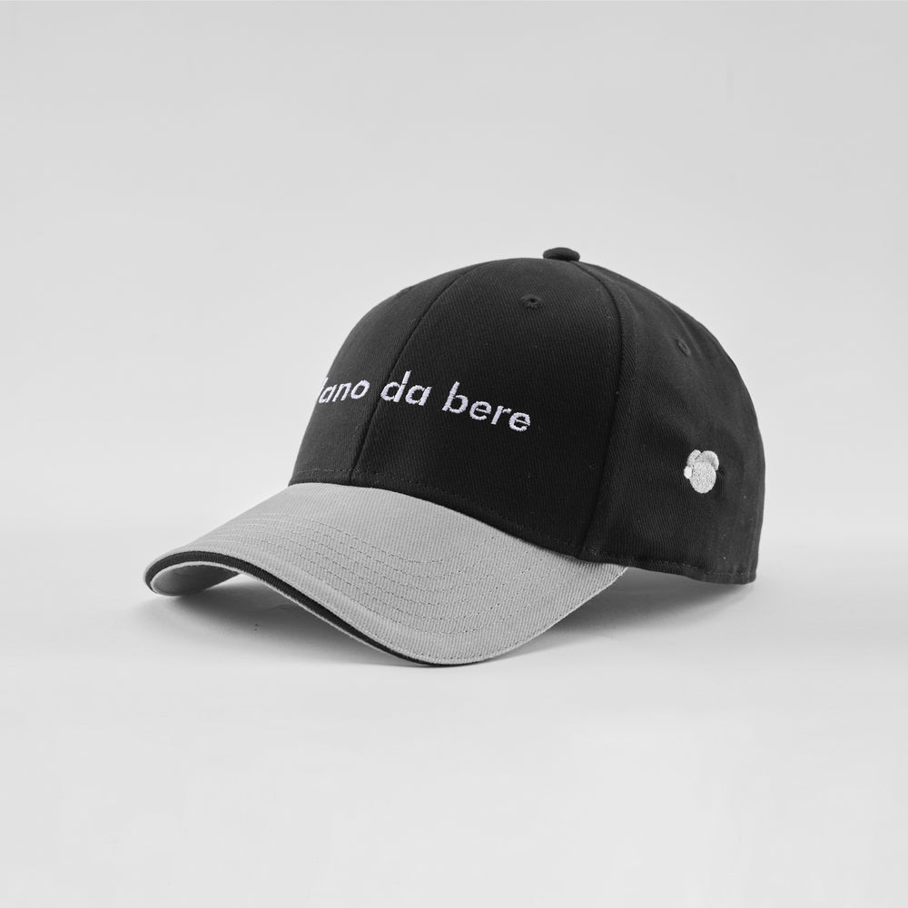 Cappellino bicolore in caldo cotone "Milano da bere"