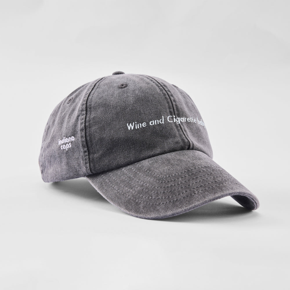 Cappellino vintage in cotone "Wine and Cigarette, baby"