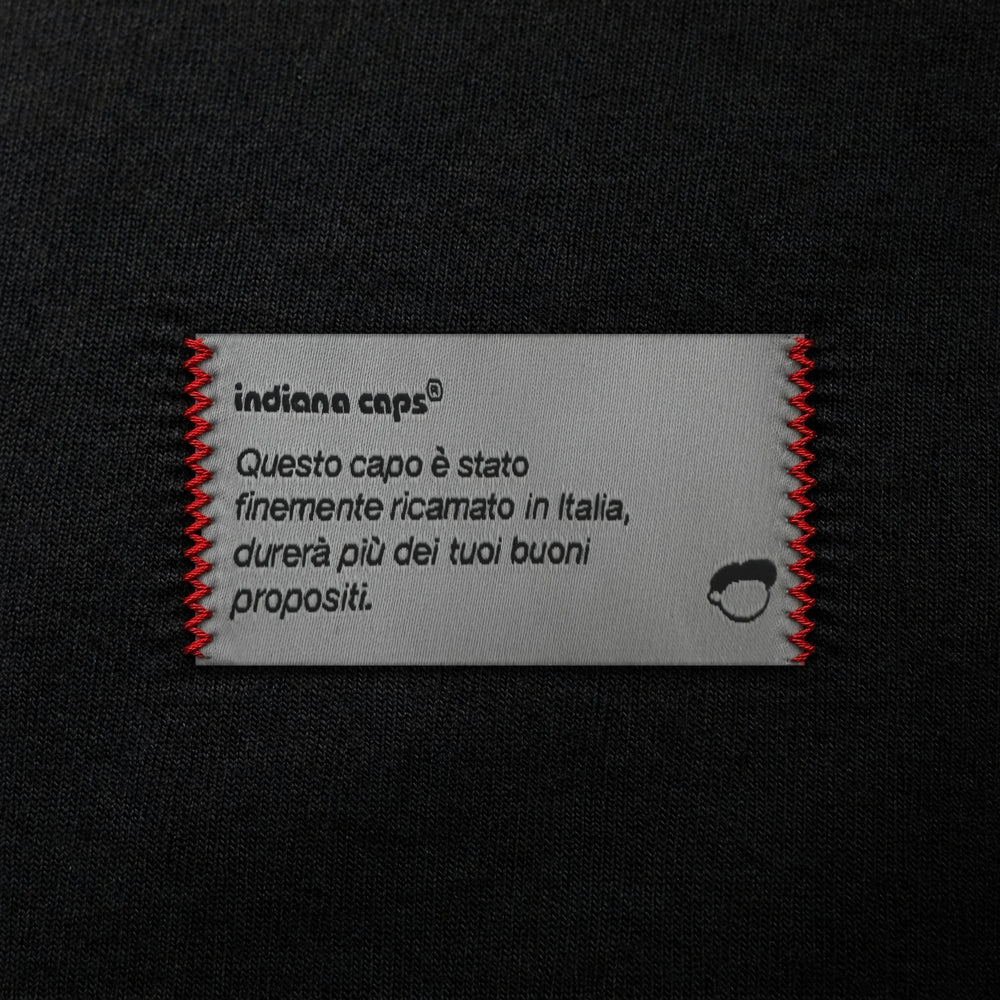 T-Shirt Oversize Essentials Nero - zoom etichetta