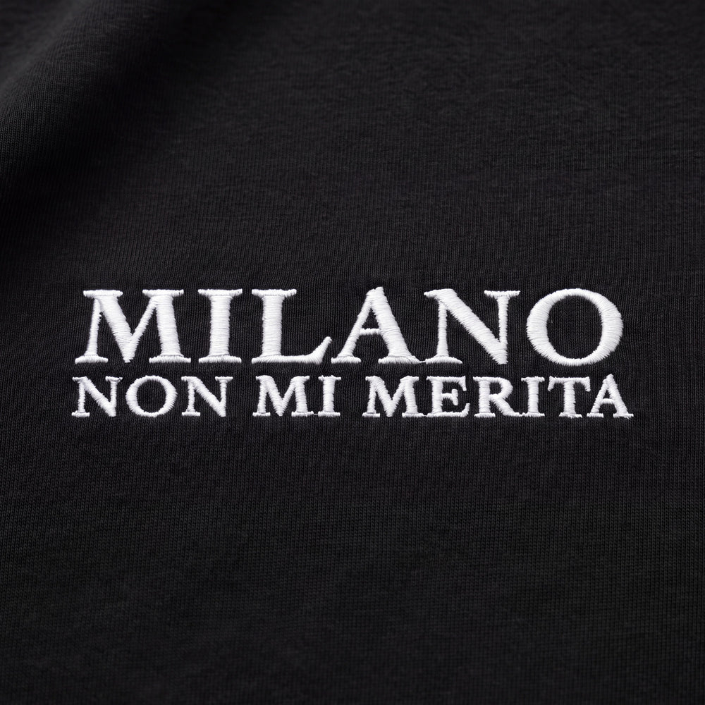 Felpa Milano non mi merita Nero - dettaglio ricamo
