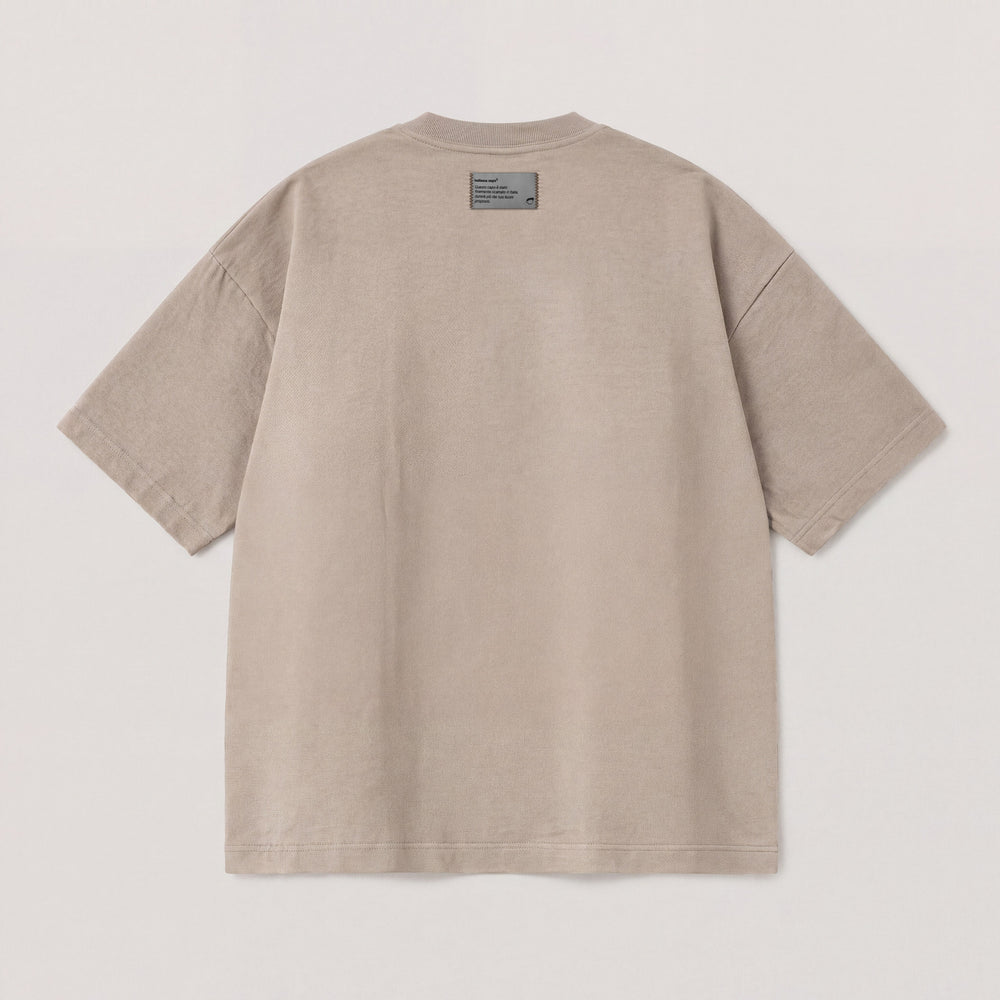 T-Shirt Oversize Essentials Beige - flatlay retro