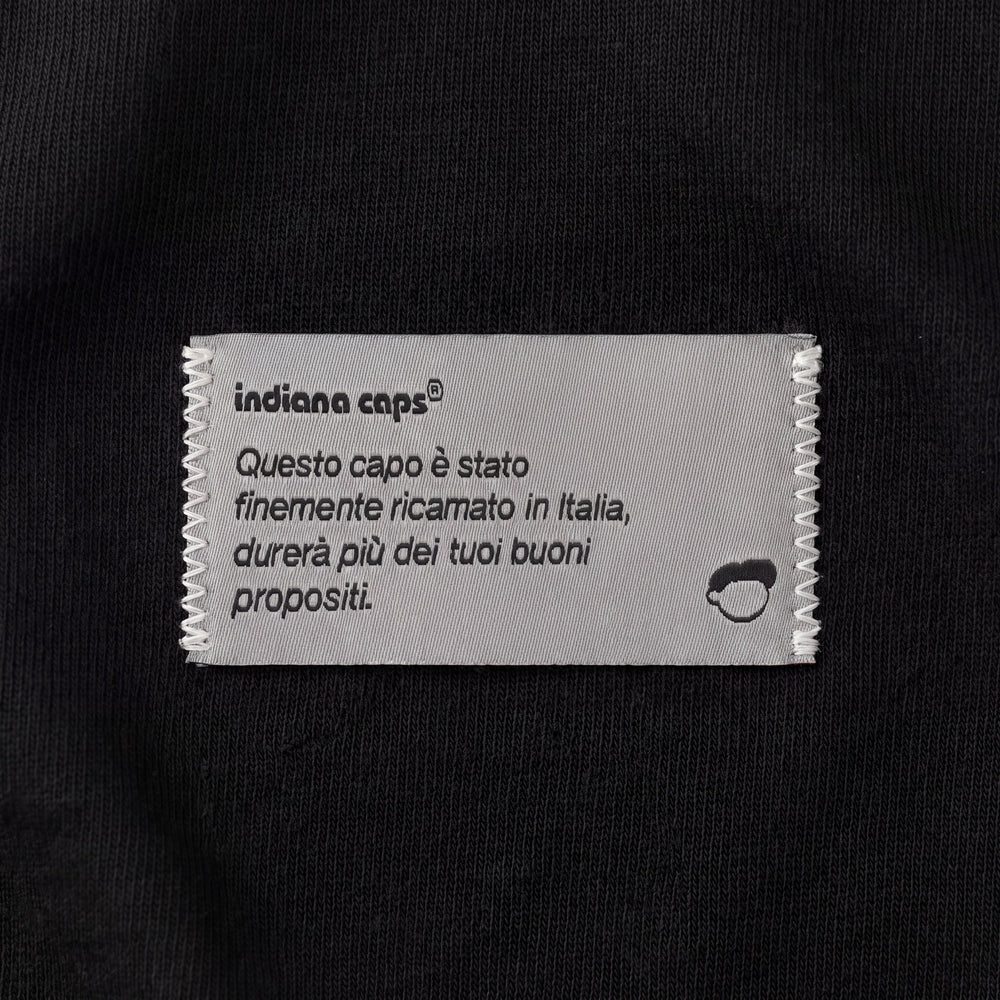 T-shirt oversize Milano non mi merita nero - dettaglio etichetta