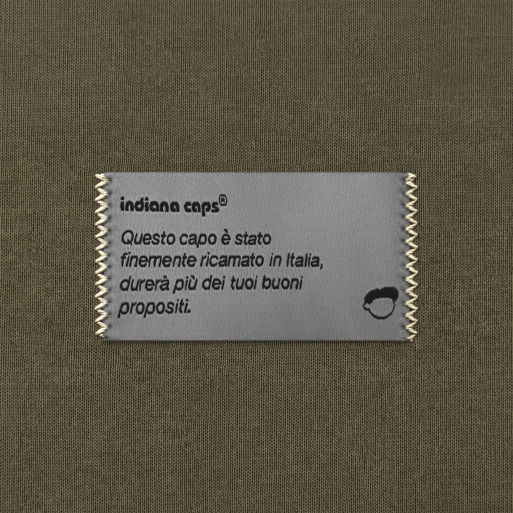 T-shirt Take me back to bed Verde - zoom etichetta