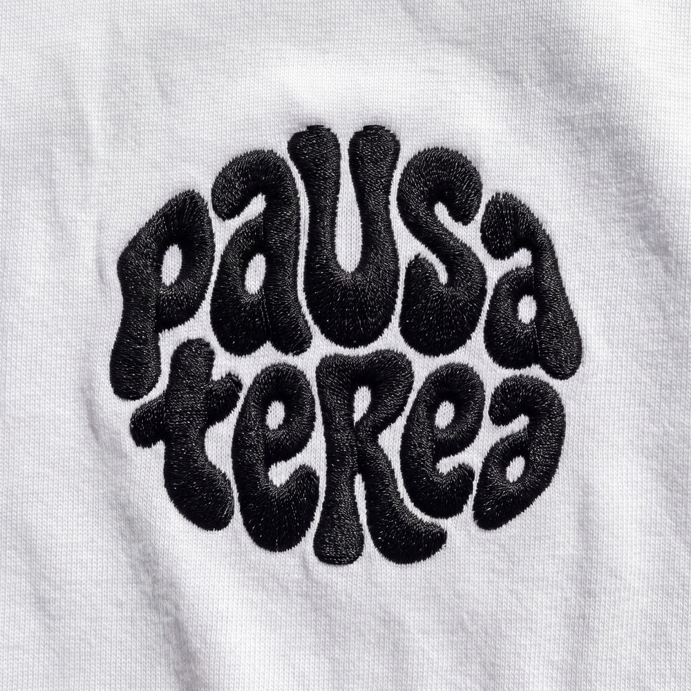 T-Shirt Oversize Pausa Terea Bianco - zoom ricamo