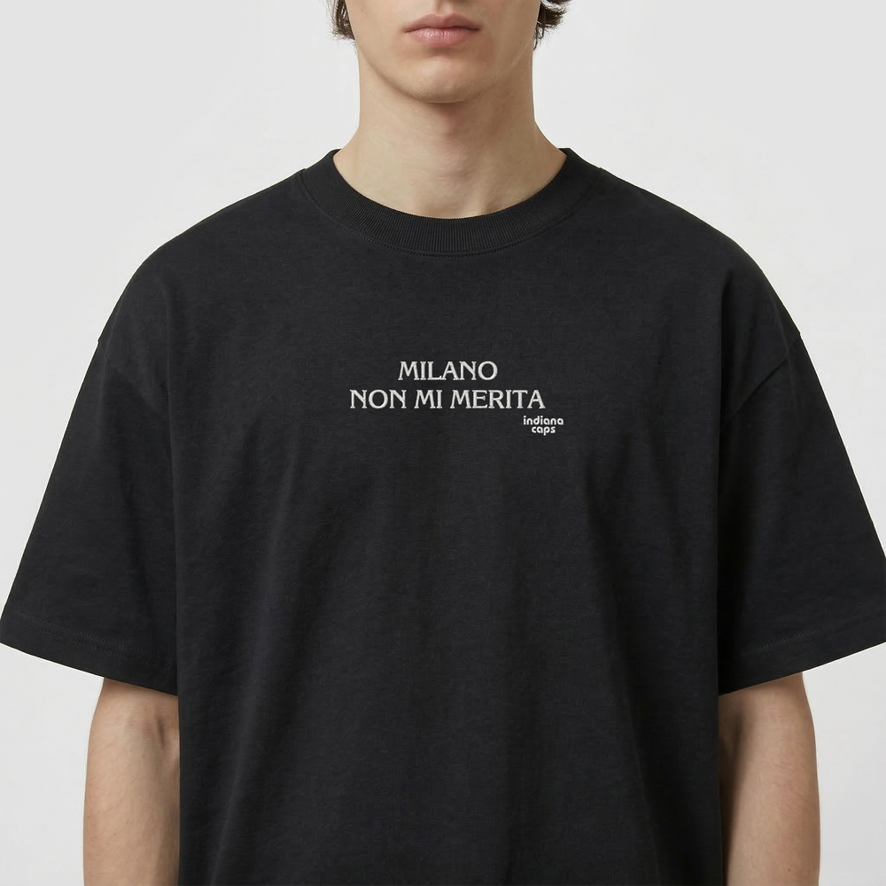 T-Shirt Oversize "MILANO NON MI MERITA"