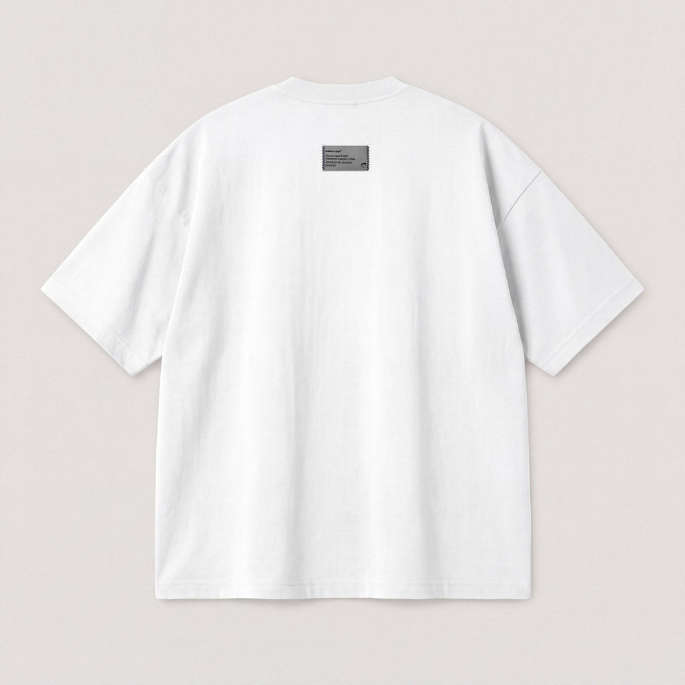 T-Shirt Oversize "J'adore stare a casa" bianco - flatlay retro