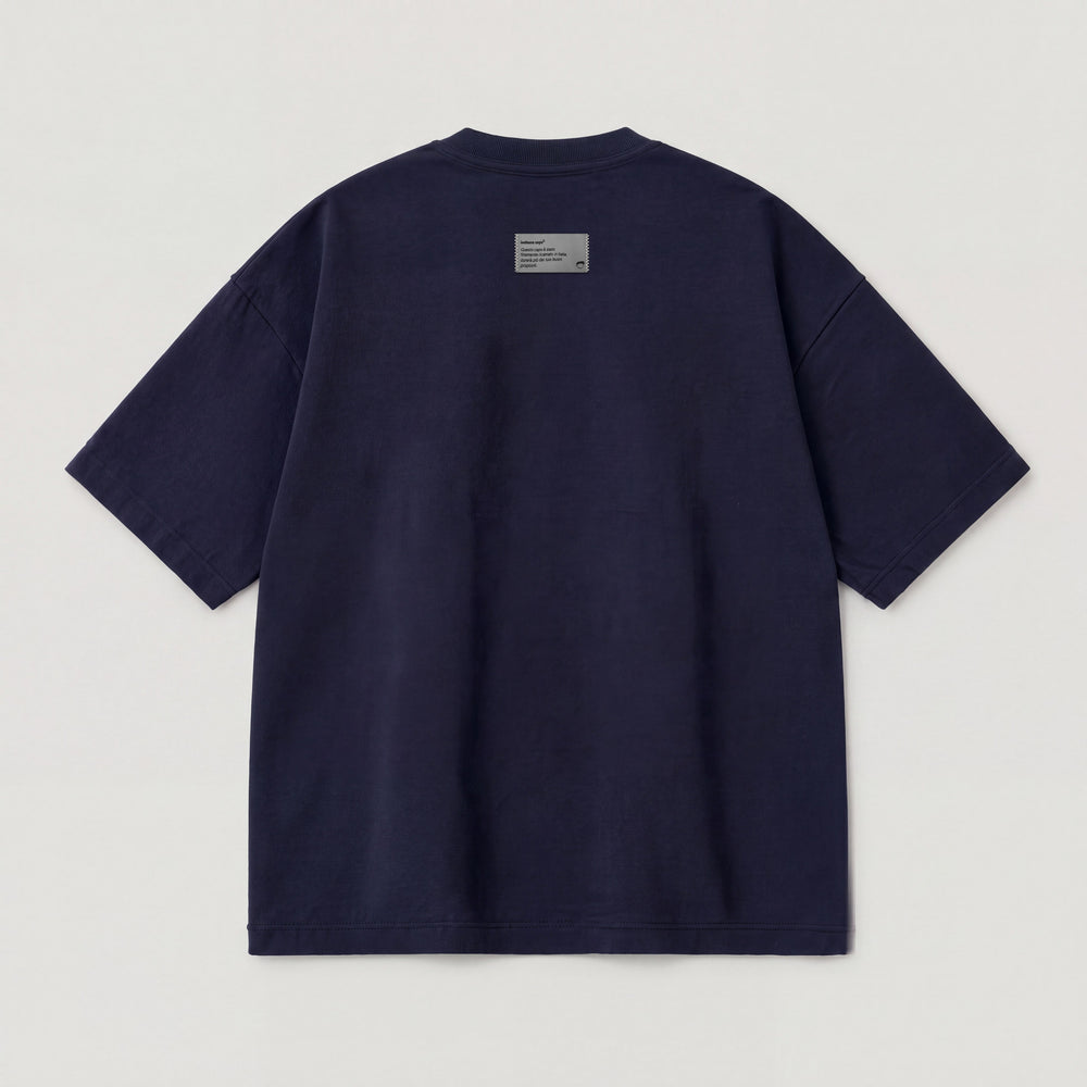 T-Shirt Oversize "I'm not your Therapist" blu - flatlay retro