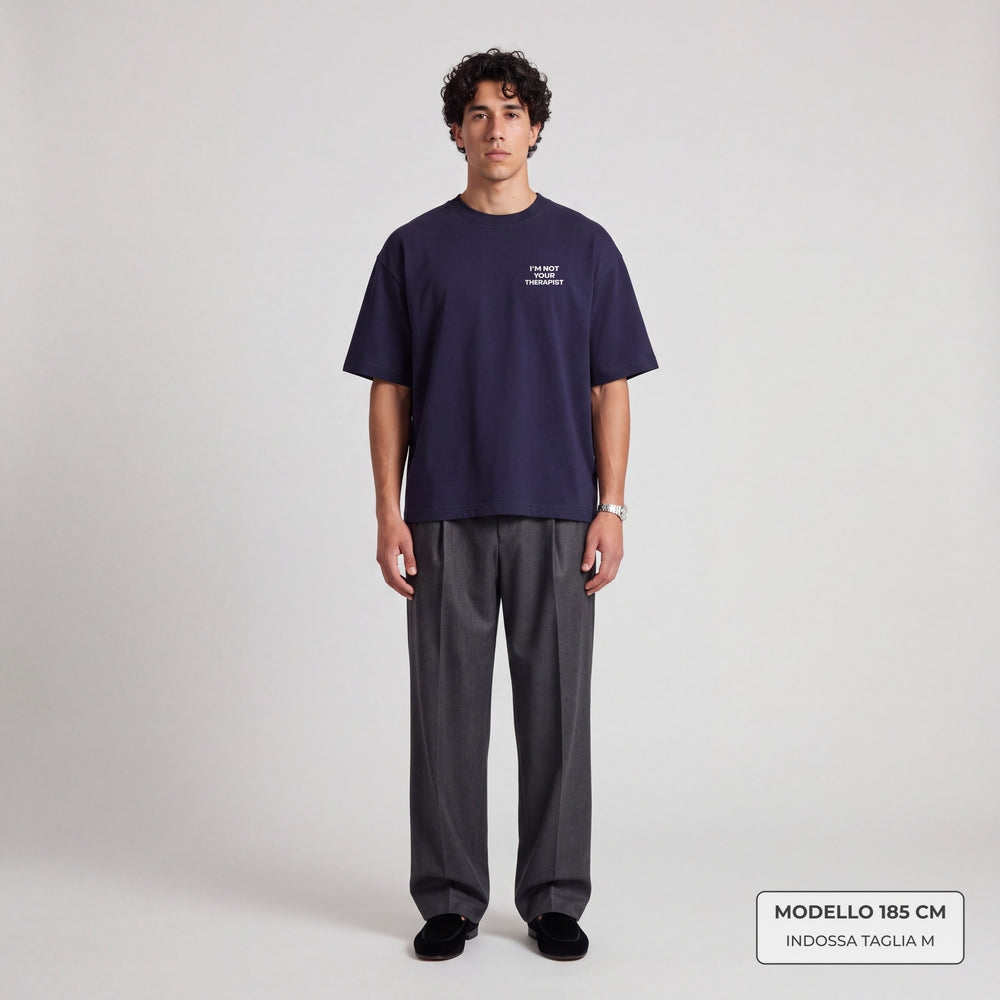 T-Shirt Oversize "I'm not your Therapist" blu - modello