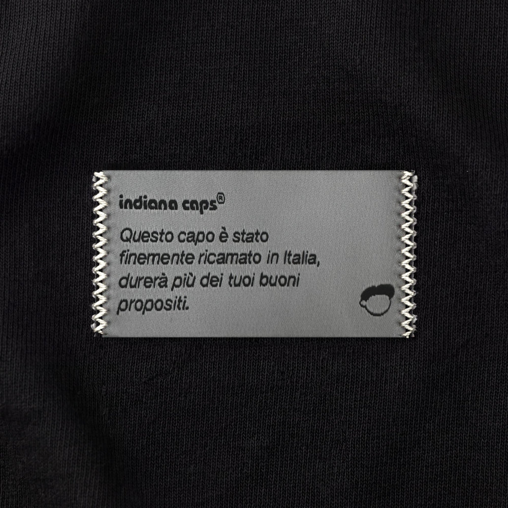 T-Shirt Oversize "J'adore stare a casa" nero - zoom etichetta