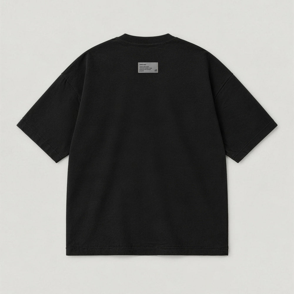 T-Shirt Oversize "I'm not your Therapist" nero - flatlay retro