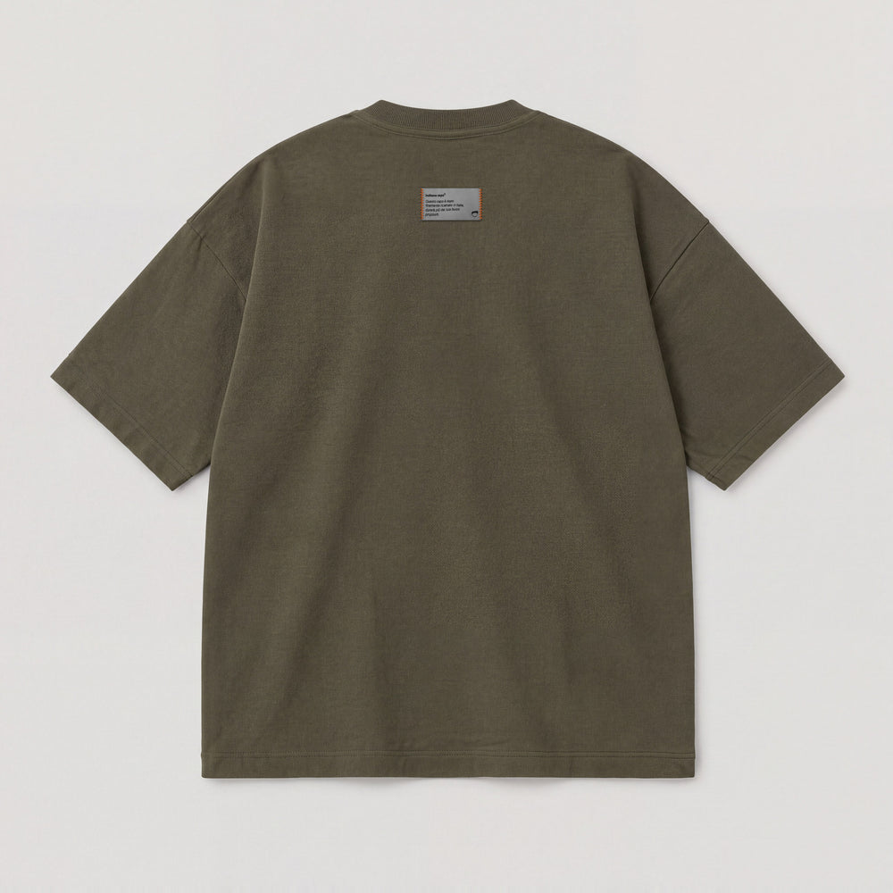 T-Shirt Oversize "I'm not your Therapist" verde - flatlay retro